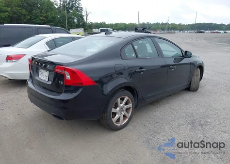 2014 Volvo S60 T5 из США, поврежденный, VIN YV1612FS7E2295308